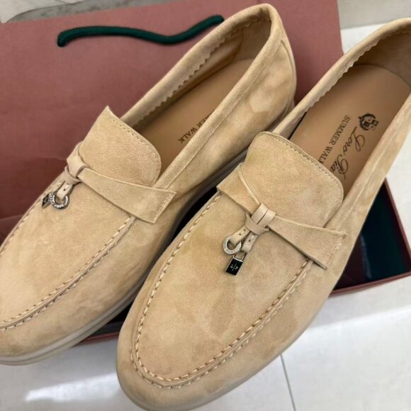 Loro Piana Summer Walks - Picture 1 of 5